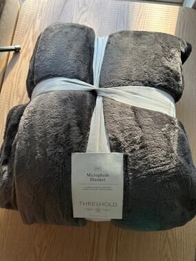 New Threshold Microplush Dark Gray Fleece Blanket Soft!! king size 108”x92”